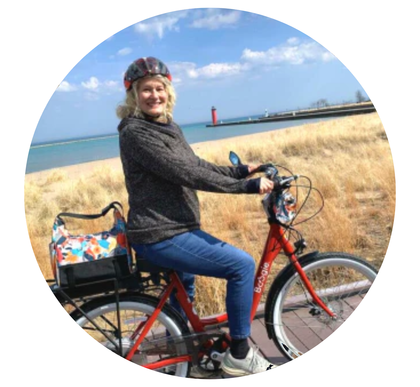 //www.smalltownbikeco.com/cdn/shop/files/IMG_1_2.png?v=1682610942